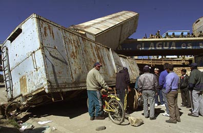 La Paz, cargo train overturned, 15.10.03