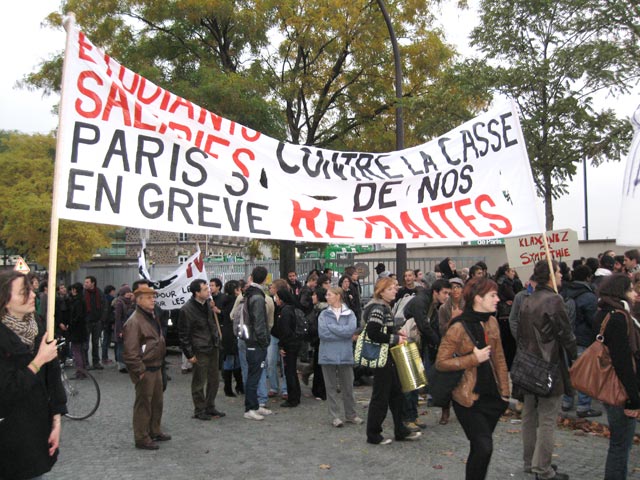 Paris Workers Assemblies Call for General Strike